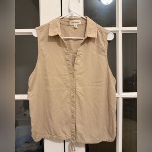 Cloth & Stone Beige Button Down Sleeveless Shirt collared Button down Drawstring